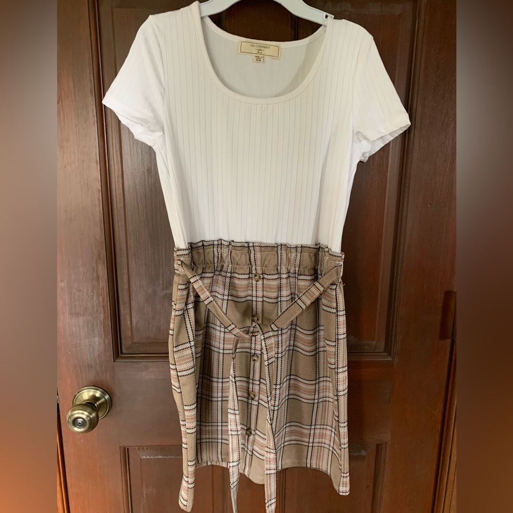 Four Girls Short Sleeve Dresses